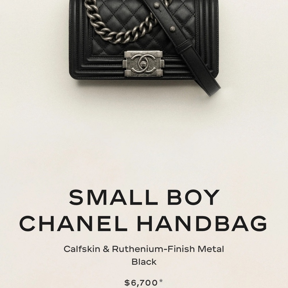 Chanel White Quilted Leather Chain Boy Bag. Great condition. - Picture 9 of 13